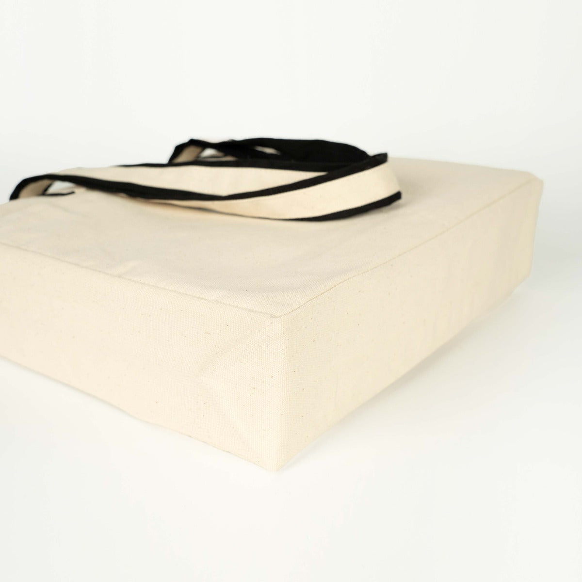 8 Mart Özel LUX Kanvas Çanta FERMUARLI- ÖN CEPLİ 40x35x10cm (Özelleştirilebilir) - istecanta.com
