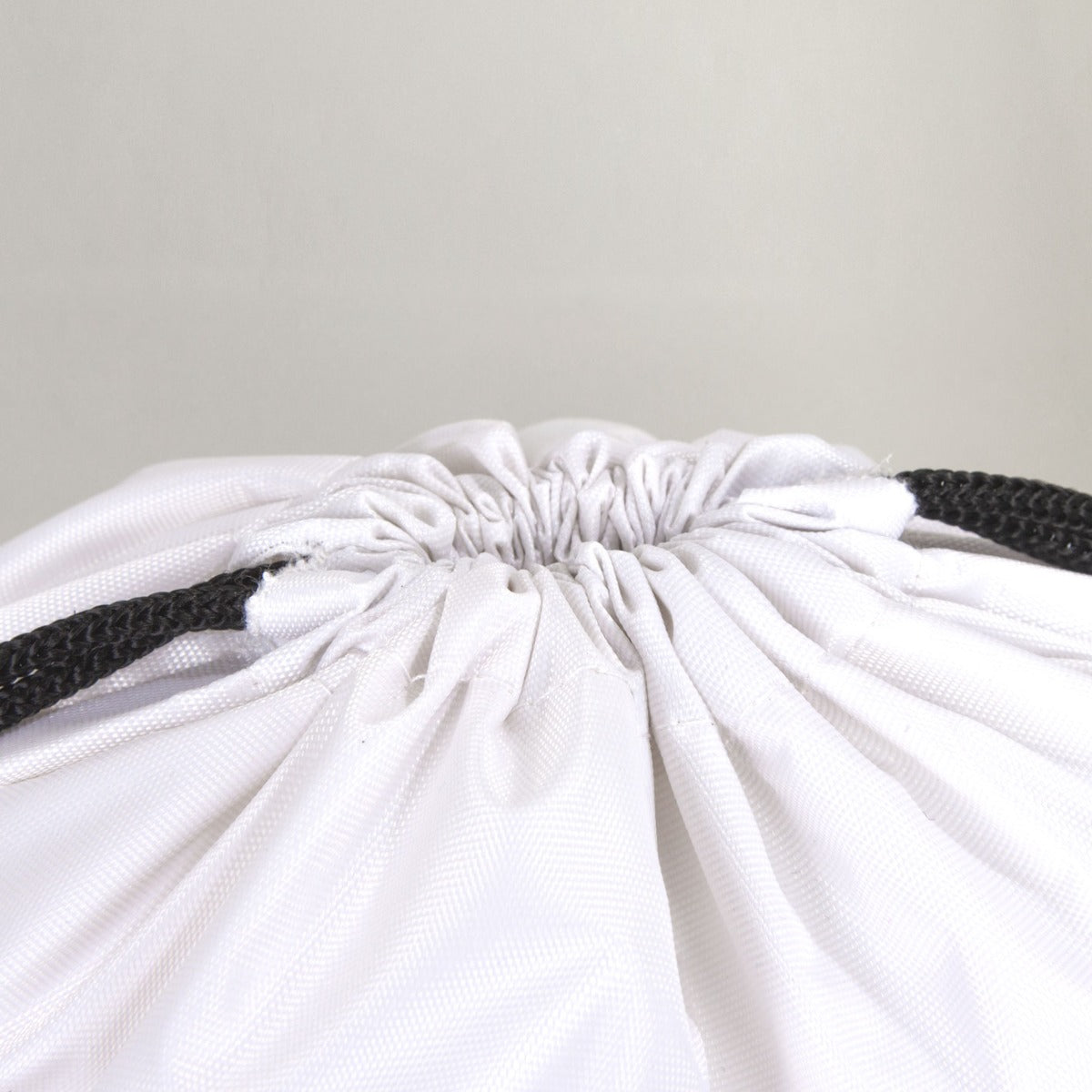 İmperteks 32x45 Kuş Gözlü Büzgülü Sırt Çantası - Beyaz - istecanta.com