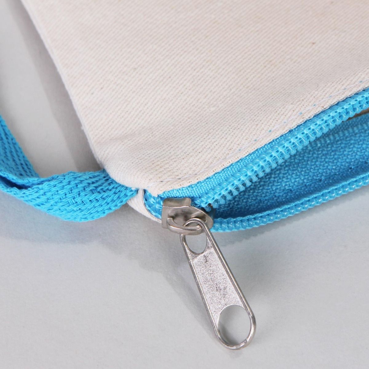 23 Nisan Renkli Fermuarlı Clutch Kalemlik 21x15 cm (Özelleştirilebilir) - istecanta.com