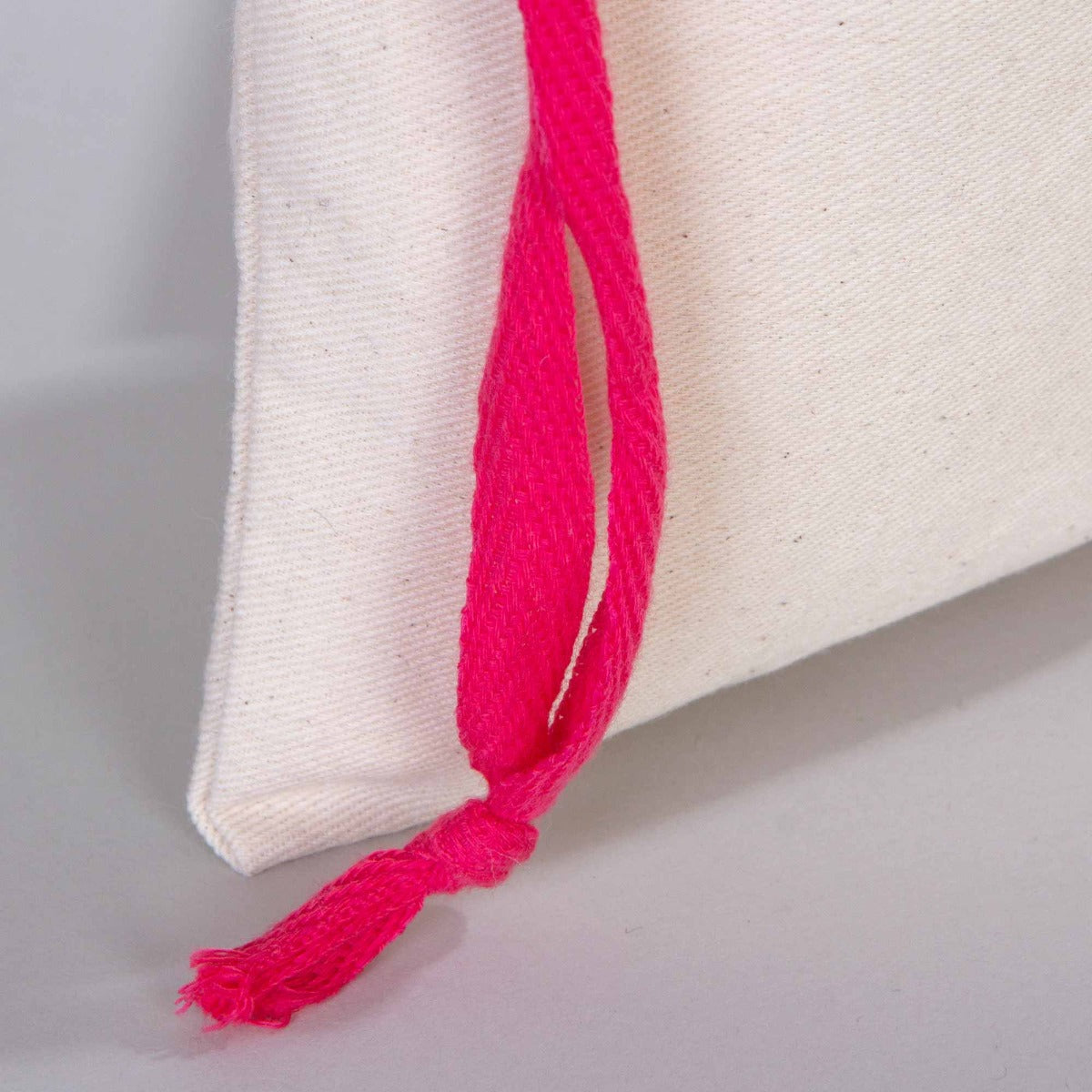 Ham Bez Karne Günü Kesesi – Fuşya Büzgülü Pamuk 15,5×20 cm (Özelleştirilebilir)