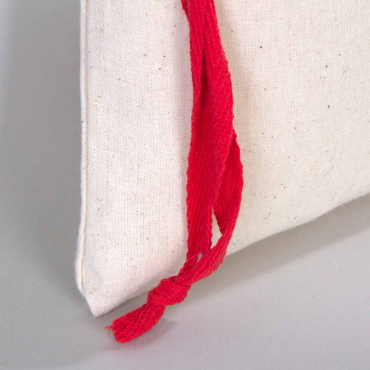 Ham Bez Karne Günü Kesesi – Kırmızı Büzgülü Pamuk 15,5×20 cm (Özelleştirilebilir)