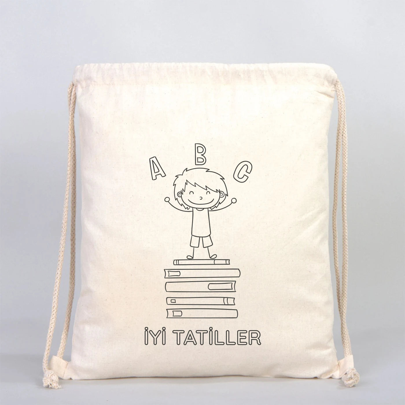 Ham sırenkte kumaştan yapılmış, 35×40 cm boyutlarında, ham renk iplikten oluşur. Ürünün ön yünüzde kişişiselleştirilebilir detayar mevcuttur.