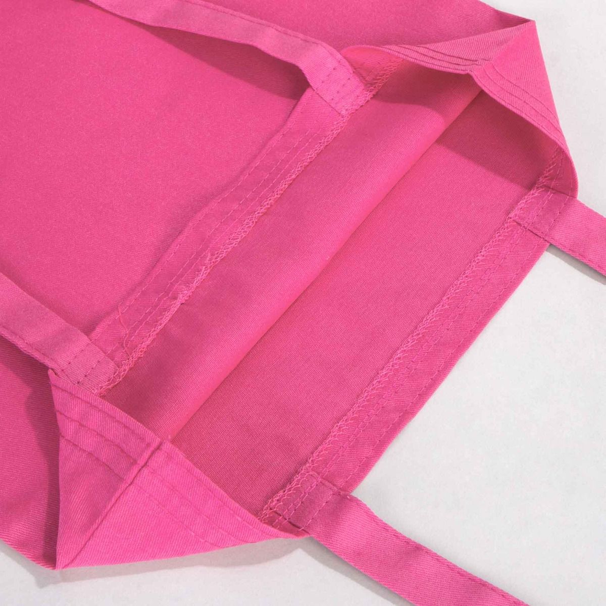 35×40 cm pembe tote çanta; pembe fermuarlı; ön yüzünde 18 farklı tasarım seçeneği bulunur.