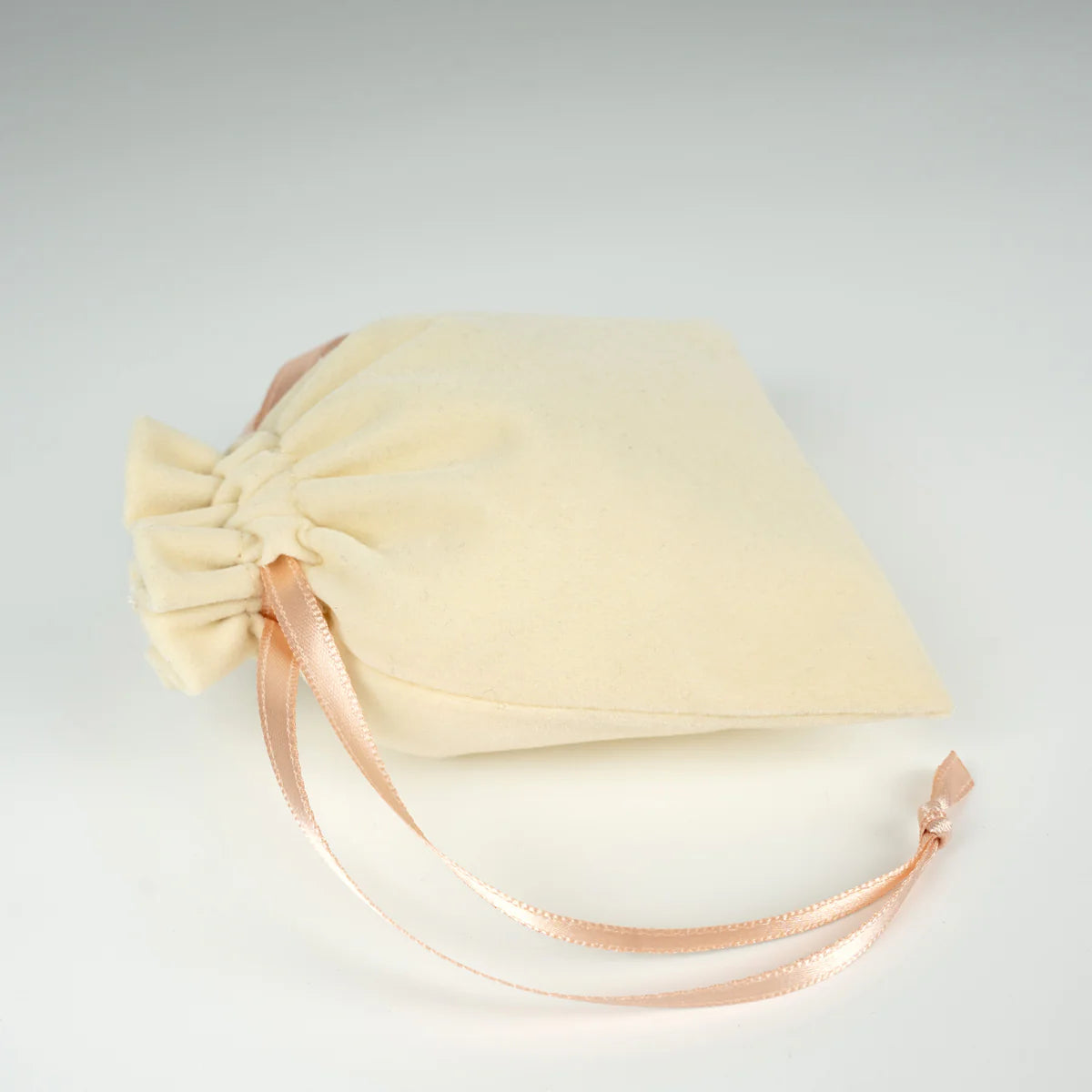 10x13 cm Pudra Renk İp Kadife Gül Kese - Kadınlar Günü Hediyesi