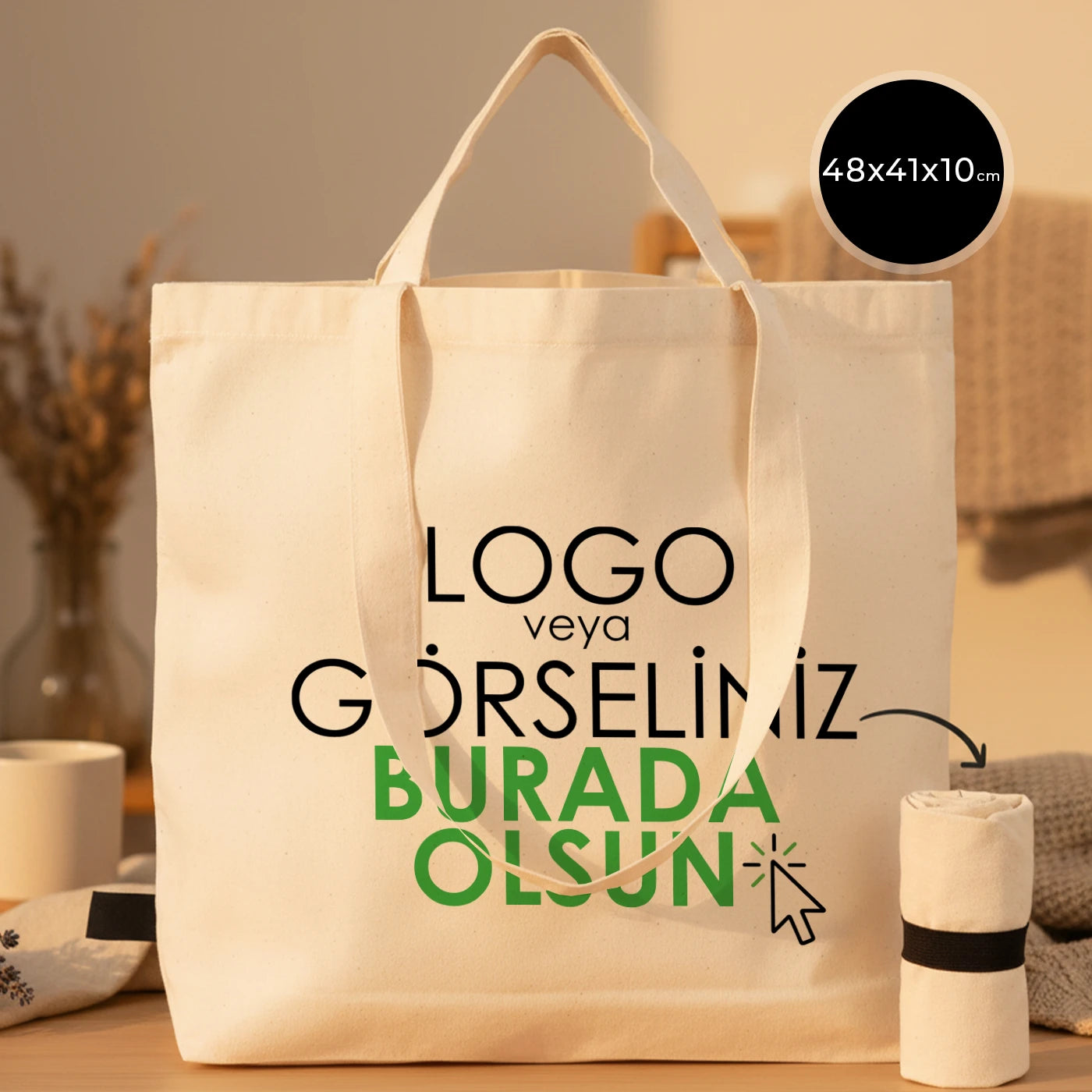 Katlanabilir, pratik tasarımlı alışveriş çantası, 48x41x10 cm boyutlarında geniş iç hacim sunar.
