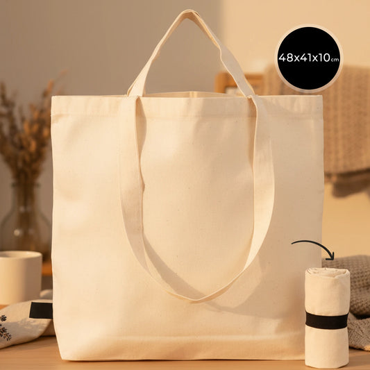 Katlanabilir, pratik tasarımlı alışveriş çantası, 48x41x10 cm boyutlarında geniş iç hacim sunar.
