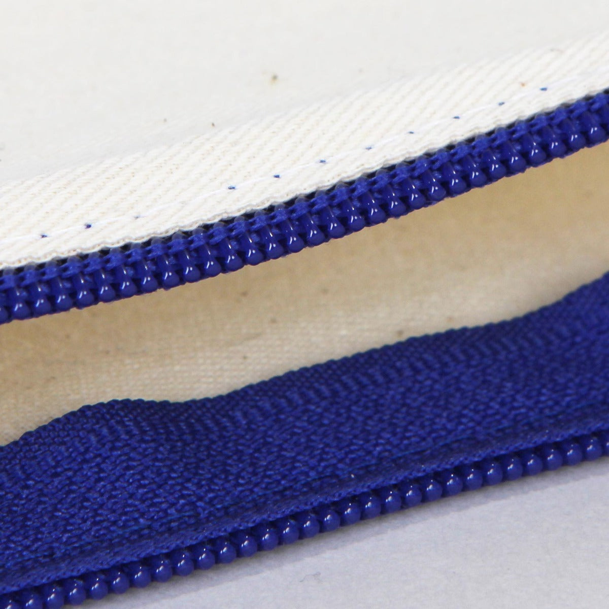 Karne Günü Baskılı Bez Kalemlik – Saks Mavi Fermuarlı