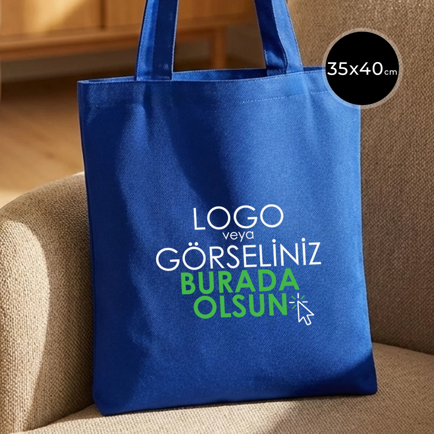 Saks mavi renkli, gabardin bezden üretilmiş 35x40 cm boyutlarında dayanıklı ve şık çanta.
