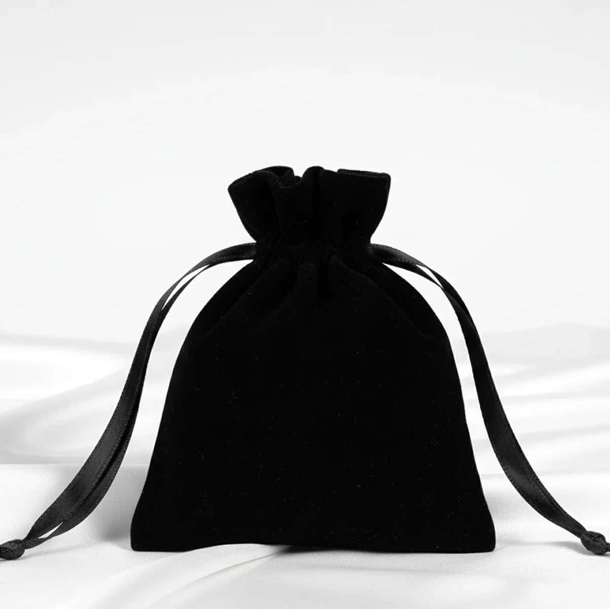 10x13 cm Siyah Kadife Gül Kese -  Kadınlar Günü Hediyesi