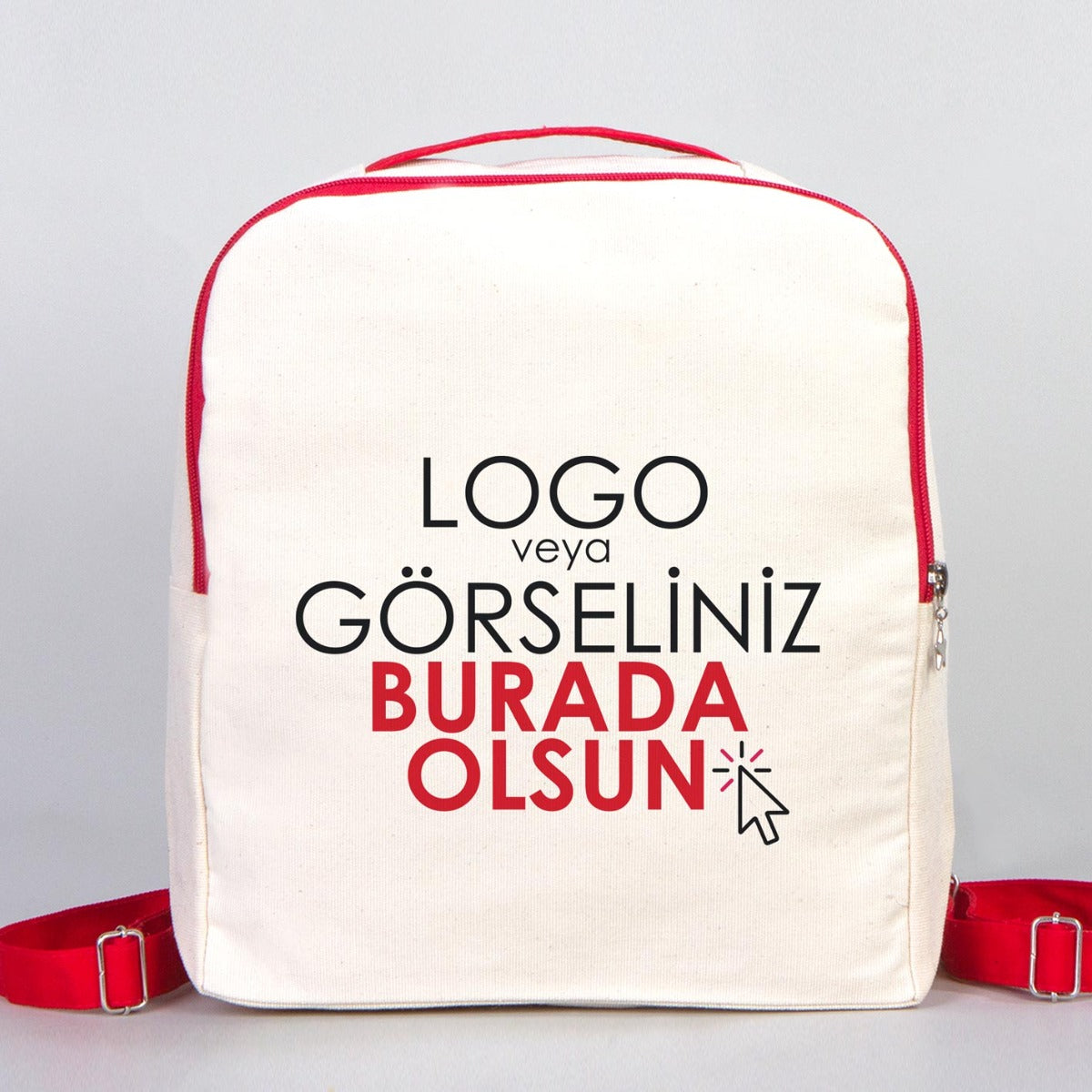 25×32×10 cm ebatlarında, kırmızı fermuarlı okul çantası. Ön yüzünde ürün grubuna ait 18 farklı karne hatırası tasarımından biri bulunur.