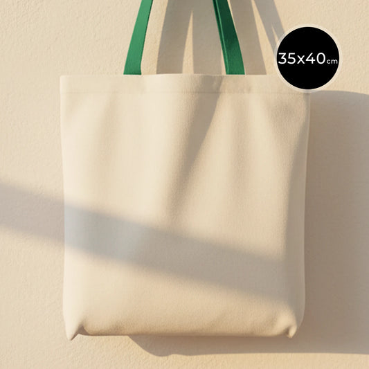 Yeşil kulplu, ham bezden üretilmiş 35x40 cm boyutlarında günlük kullanım için pratik çanta.
