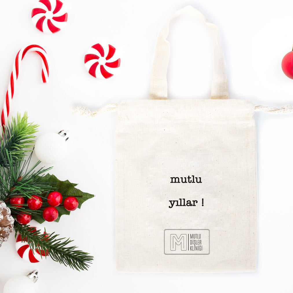 Mutlu Yıllar Minimalist Baskılı Yılbaşı Bez Kese- 15x20cm Tek Tutma Kısa Kulp (Özelleştirilebilir) - istecanta.com